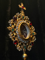 Large Relic of the True Cross
