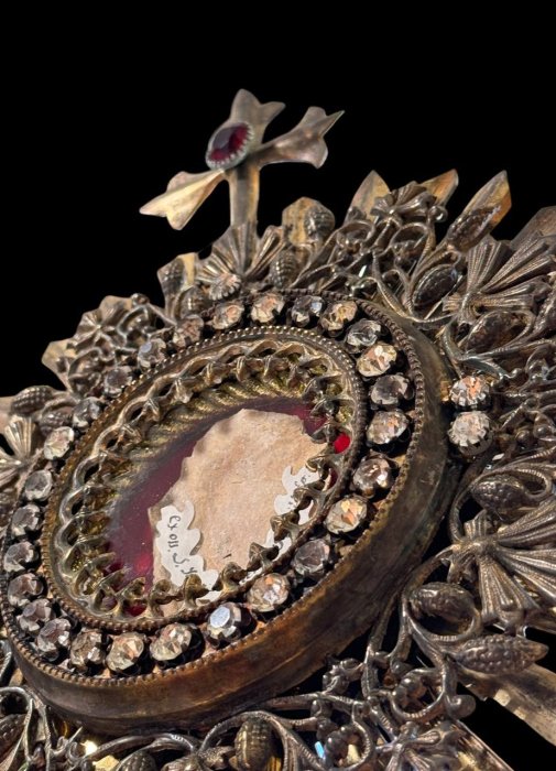 Sterling silver reliquary with natural stones, with the relics of Saint ...